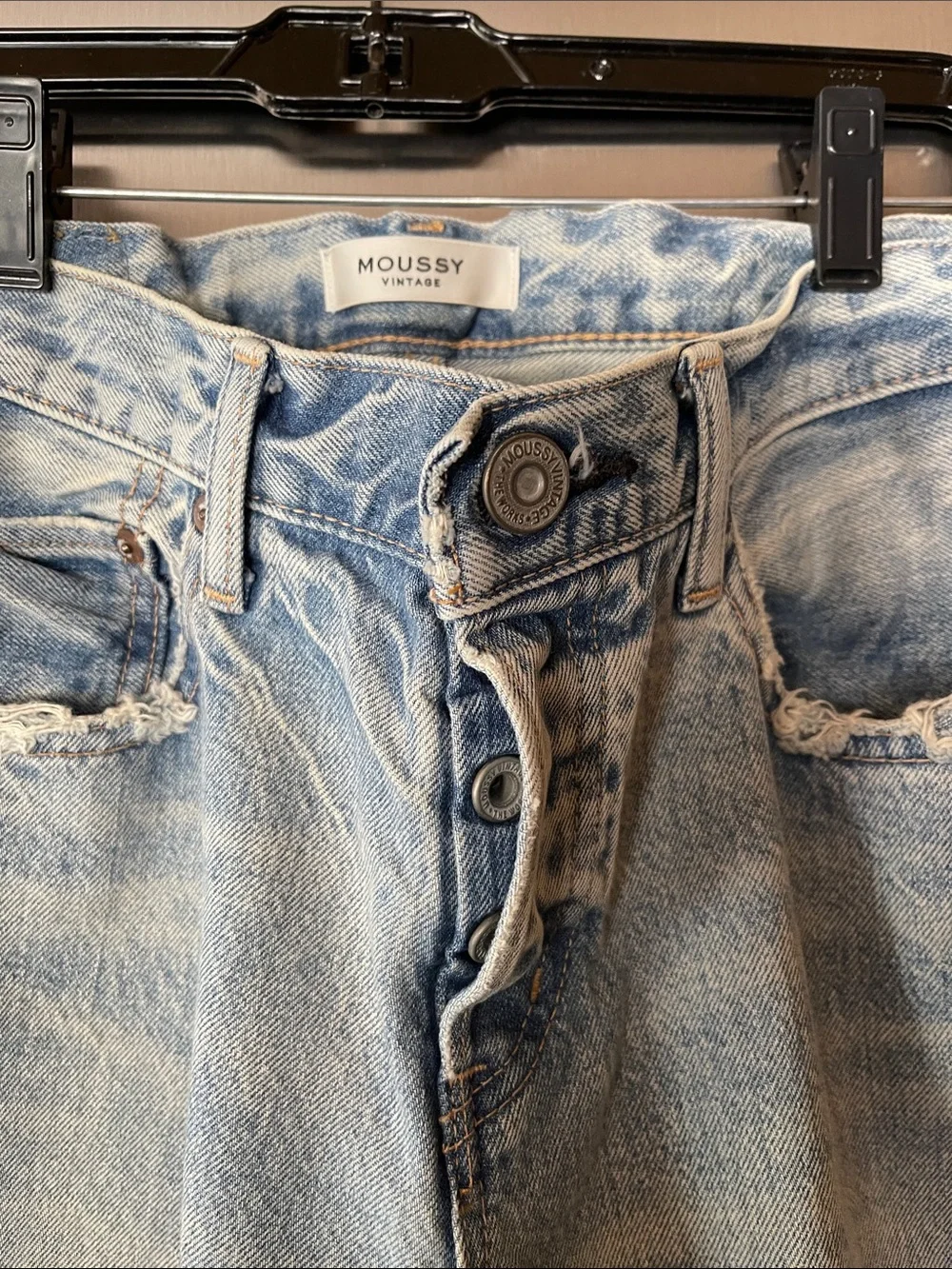 Moussy distressed brand new jeans - Picture 2 of 7